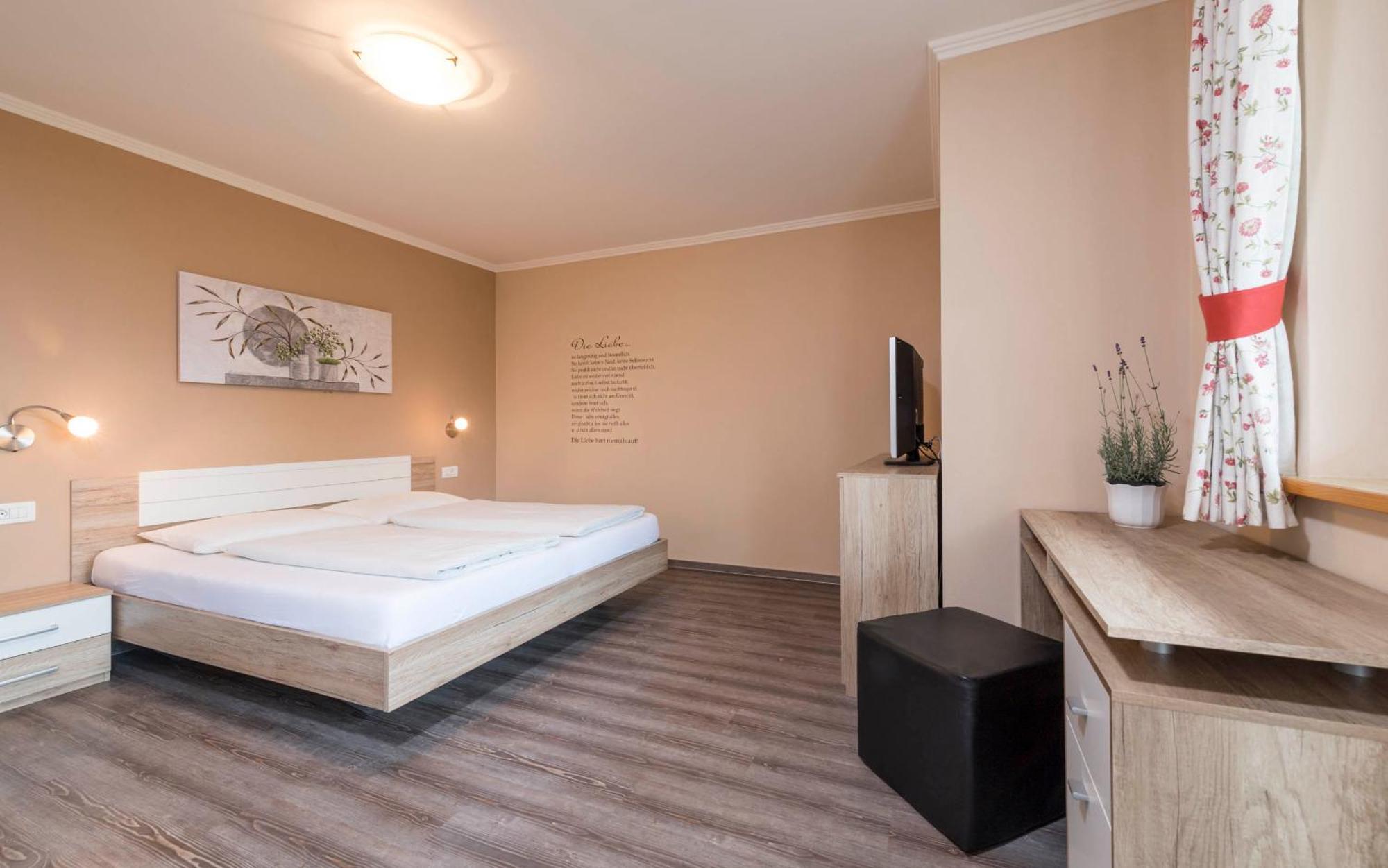Hotel Untergopprathof 罗登格 外观 照片